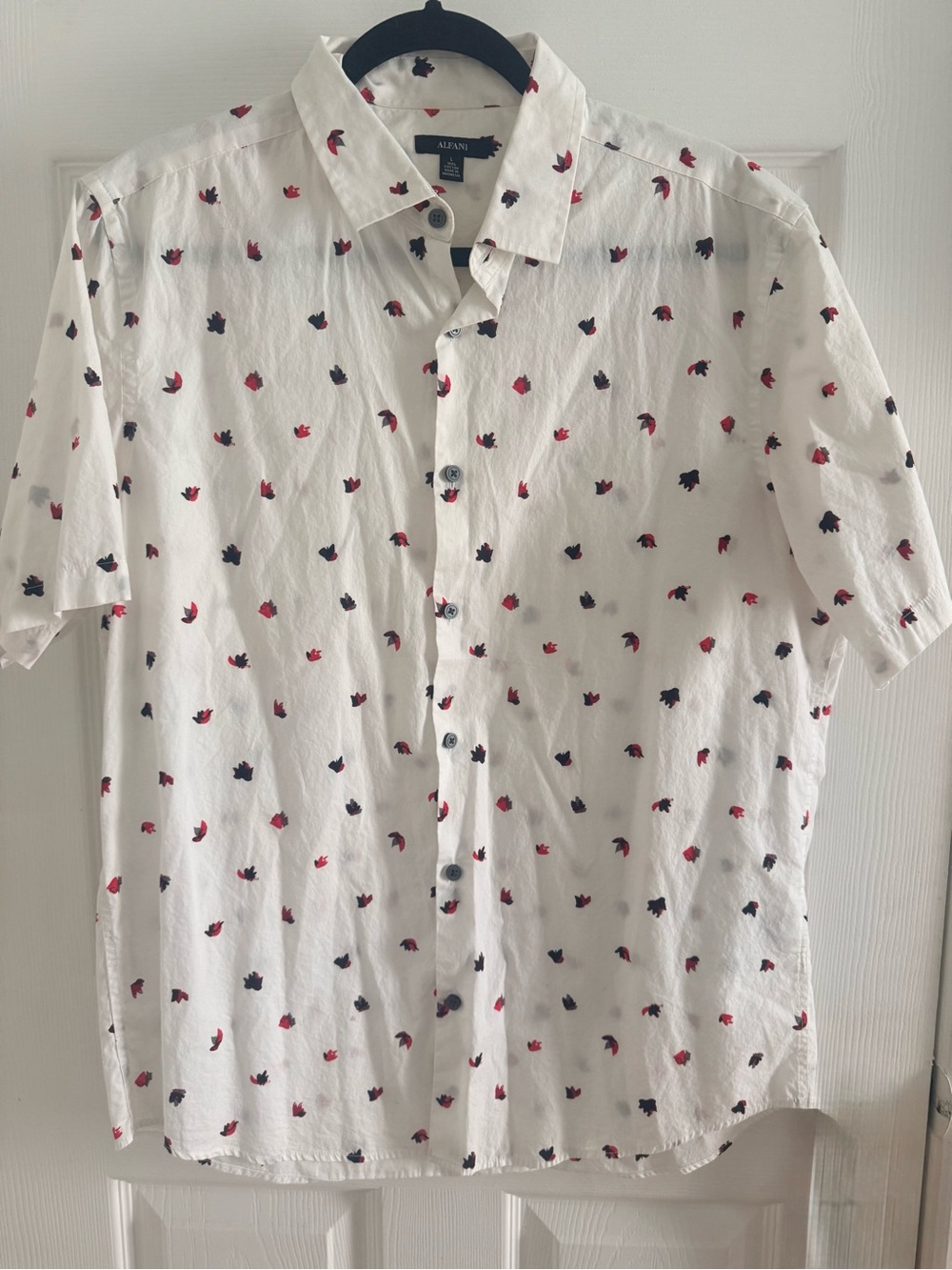 Alfani White Short-Sleeve Button-Up Shirt with Red & Navy Leaf Print